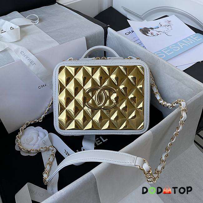 Chanel Vanity Bag Lambskin & Gold-Tone Metal White AS2900 18 cm - 1