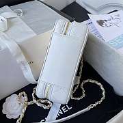 Chanel Vanity Bag Lambskin & Gold-Tone Metal White AS2900 18 cm - 2
