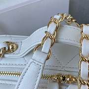 Chanel Vanity Bag Lambskin & Gold-Tone Metal White AS2900 18 cm - 6
