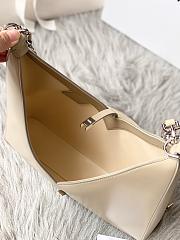 Givenchy Small Cut Out Bag With Chain Cream Size 27 x 27 x 6 cm - 6