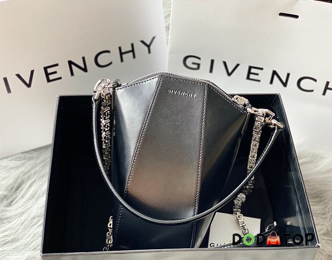 Givenchy Mini Antigona Vertical Bag Black 20 x 10 x 8.5 cm - 1