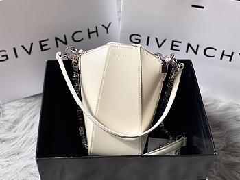 Givenchy Mini Antigona Vertical Bag White 20 x 10 x 8.5 cm