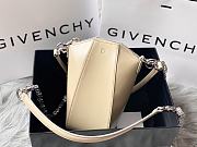Givenchy Mini Antigona Vertical Bag Creme 20 x 10 x 8.5 cm - 1