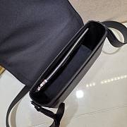 Louis Vuitton New Flap Messenger Black M30807 Size 28.3 x 18.3 x 4.3 cm - 6