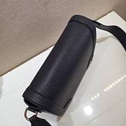 Louis Vuitton New Flap Messenger Black M30807 Size 28.3 x 18.3 x 4.3 cm - 2