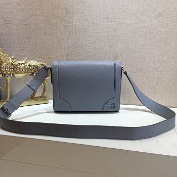 Louis Vuitton New Flap Messenger Gray M30807 Size 28.3 x 18.3 x 4.3 cm