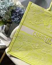 Dior Book Tote Lime Toile De Jouy Embroidery M1286 Size 41.5 x 32 x 15 cm - 2