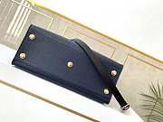 Louis Vuiton On My Side MM Navy/Creme M55933 Size 30.5 x 24.5 x 14 cm - 3