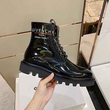 Givenchy Boots in Patent Leather GVC2020