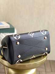 Louis Vuitton Montaigne MM Black M41048 Size 33 x 23 x 15 cm - 4