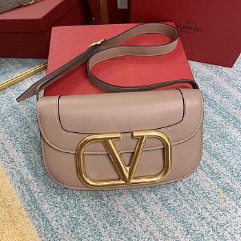 Valentino Supervee Calfskin Crossbody Bag Dusty Pink ZXLU26 Size 26.5 cm