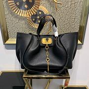 Valentino Garavani Vlogo Escape Large Tote Bag Black Size 41 cm - 1