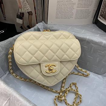 Chanel Heart Shaped Pre-spring 2022 White 20 × 17 × 6.5 cm