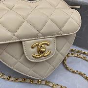 Chanel Small Heart Shaped Pre-spring 2022 White 17 × 15 × 6 cm - 5