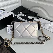 Chanel 19 Wallet On Chain 2021 White AP0957 Size 19 x 12.3 x 3.5 cm - 3