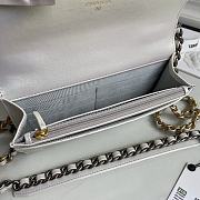 Chanel 19 Wallet On Chain 2021 White AP0957 Size 19 x 12.3 x 3.5 cm - 5