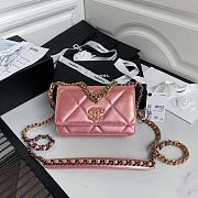 Chanel 19 Wallet On Chain 2021 Pink AP0957 Size 19 x 12.3 x 3.5 cm - 1