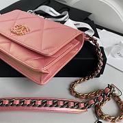 Chanel 19 Wallet On Chain 2021 Pink AP0957 Size 19 x 12.3 x 3.5 cm - 3