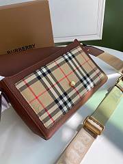 Burberry Check Note Crossbody Bag 80211111 Size 25 x 8.5 x 18 cm - 3