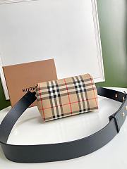 Burberry Small Vintage Check And Leather Crossbody Bag Size 18 x 12 x 8 cm - 5