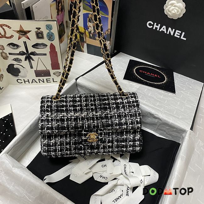 Chanel Tweed and Gold-tone Metal Flap Bag Black/White A01112 Size 25.5 cm - 1
