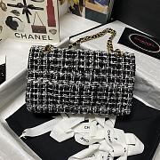 Chanel Tweed and Gold-tone Metal Flap Bag Black/White A01112 Size 25.5 cm - 3