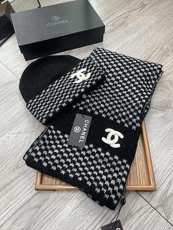 Chanel Set Hat and Scarf Black