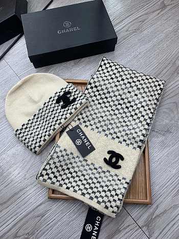 Chanel Set Hat and Scarf Beige