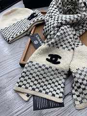 Chanel Set Hat and Scarf Beige - 2