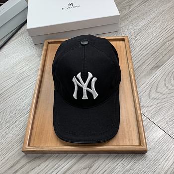NY Yankees Hat Black