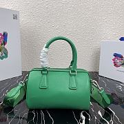 Prada Re-Edition 2005 Nylon Bag Green 1BB846 Size 20 x 11 x 11.5 cm - 4