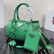 Prada Re-Edition 2005 Nylon Bag Green 1BB846 Size 20 x 11 x 11.5 cm - 2