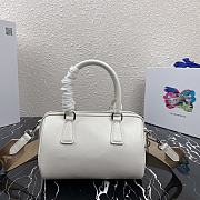 Prada Re-Edition 2005 Nylon Bag White 1BB846 Size 20 x 11 x 11.5 cm - 4