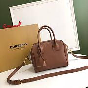 Burberry Vintage Check Cube Bag Brown 8019359 Size 34 x 19 x 21 cm - 1