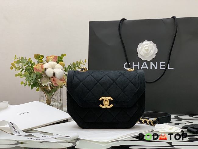 Chanel Mini Flap Bag Black Velvet AS2597 Size 19 x 15 x 6 cm - 1