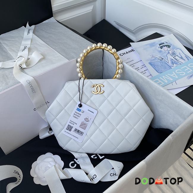 Chanel Clutch White AS2609 Size 30 x 25 x 4.5 cm - 1