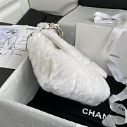 Chanel Flap Bag Shearling Lambskin & Gold-Tone Metal White AS2240 Size 21.5 cm - 2