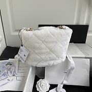 Chanel Shearling Bucket Bag White AS2257 Size 16 x 18 x 12 cm - 3
