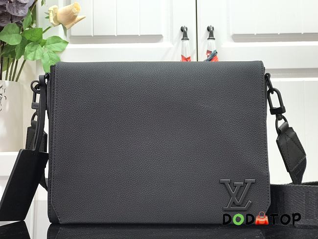 LV Messenger Black Grained Calfskin M57080 Size 30.5 x 24 x 10 cm - 1