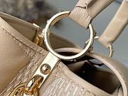 Louis Vuitton Capucines BB Damier Quilt Lambskin Creme M59225 27 x 18 x 9 cm - 2