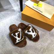 LV Slippers Brown - 1
