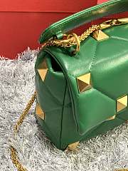 Valentino Large Roman Stud Shoulder Bag Green Size 30 x 20 x 12 cm - 5