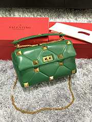 Valentino Large Roman Stud Shoulder Bag Green Size 30 x 20 x 12 cm - 3