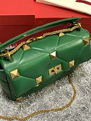 Valentino Large Roman Stud Shoulder Bag Green Size 30 x 20 x 12 cm - 2