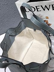 Loewe Hammock Bag in Gray Calfskin Size 32 x 28 x 15 cm - 3