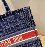  Dior Blue Crocodile-Effect Embroidered Velvet M1286 Size 41.5 x 32 x 16 cm  - 2