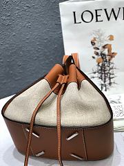 Loewe Hammock Bag in Ecru/Tan Calfskin Size 32 x 28 x 15 cm - 6