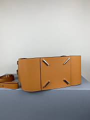 Loewe Hammock Bag in Brown Calfskin Size 32 x 28 x 15 cm - 5