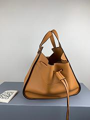Loewe Hammock Bag in Brown Calfskin Size 32 x 28 x 15 cm - 2