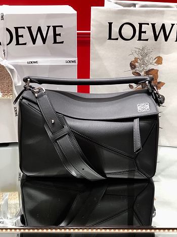 Loewe Medium Puzzle Bag Soft Grained Calfskin Black Size 29 x 18 x 12 cm